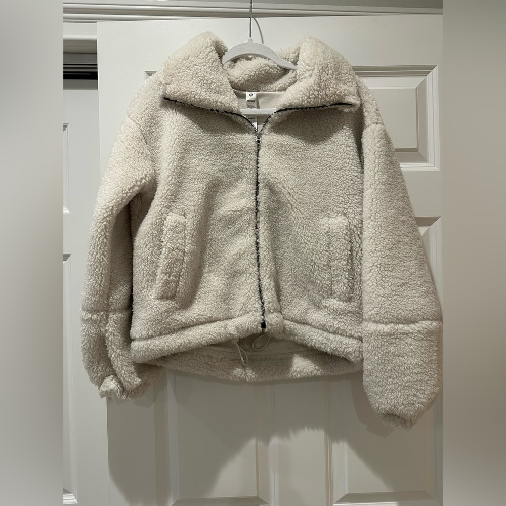 Lululemon cozy and warm zip up Sherpa jacket